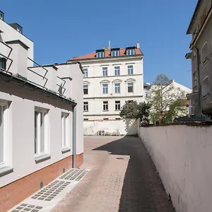 Cozy In Quiet Courtyard Near Charles Bridge Apartmán