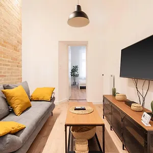 Dessewffy 38 - Boutique Apartments, Location. By Bqa , Budapest Hungary